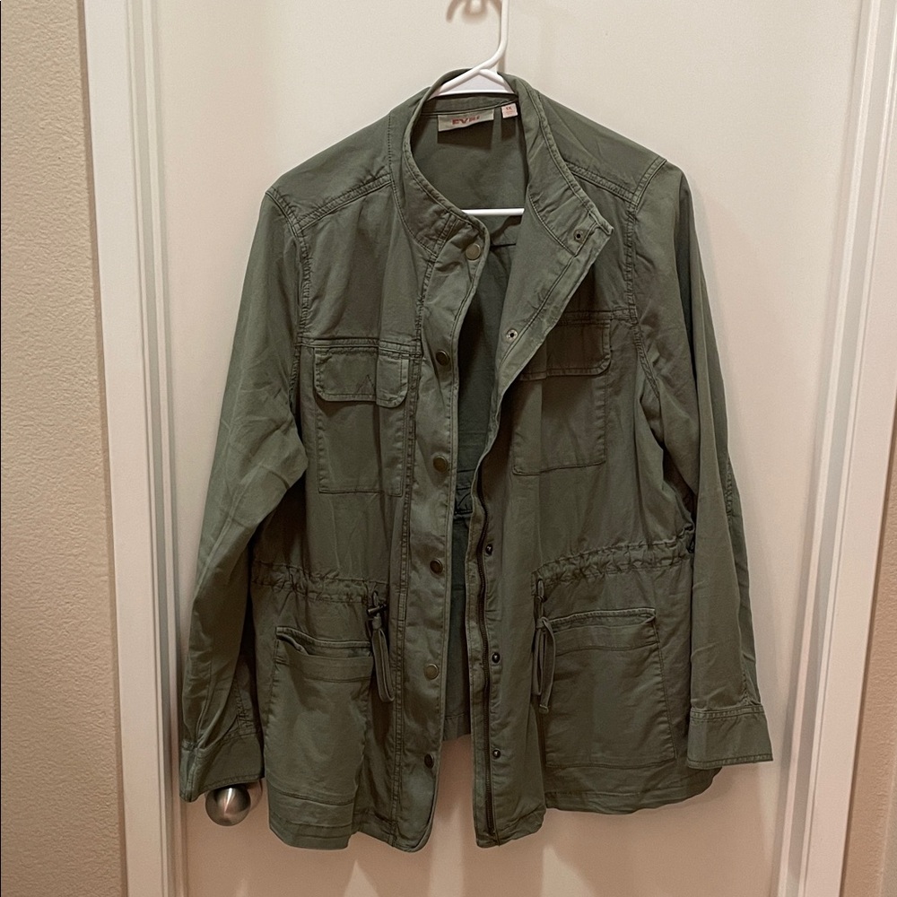 EVRI Women's Utility Jacket in Olive Green